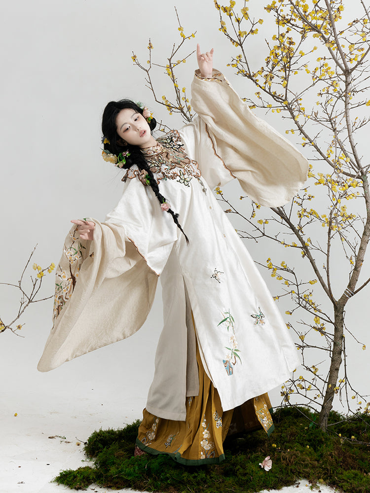 Jiu Cha 旧茶 Aged Tea Fairy Ming Dynasty Custom Yunjian Cloud Collar Long Top & Mamian Skirt Set