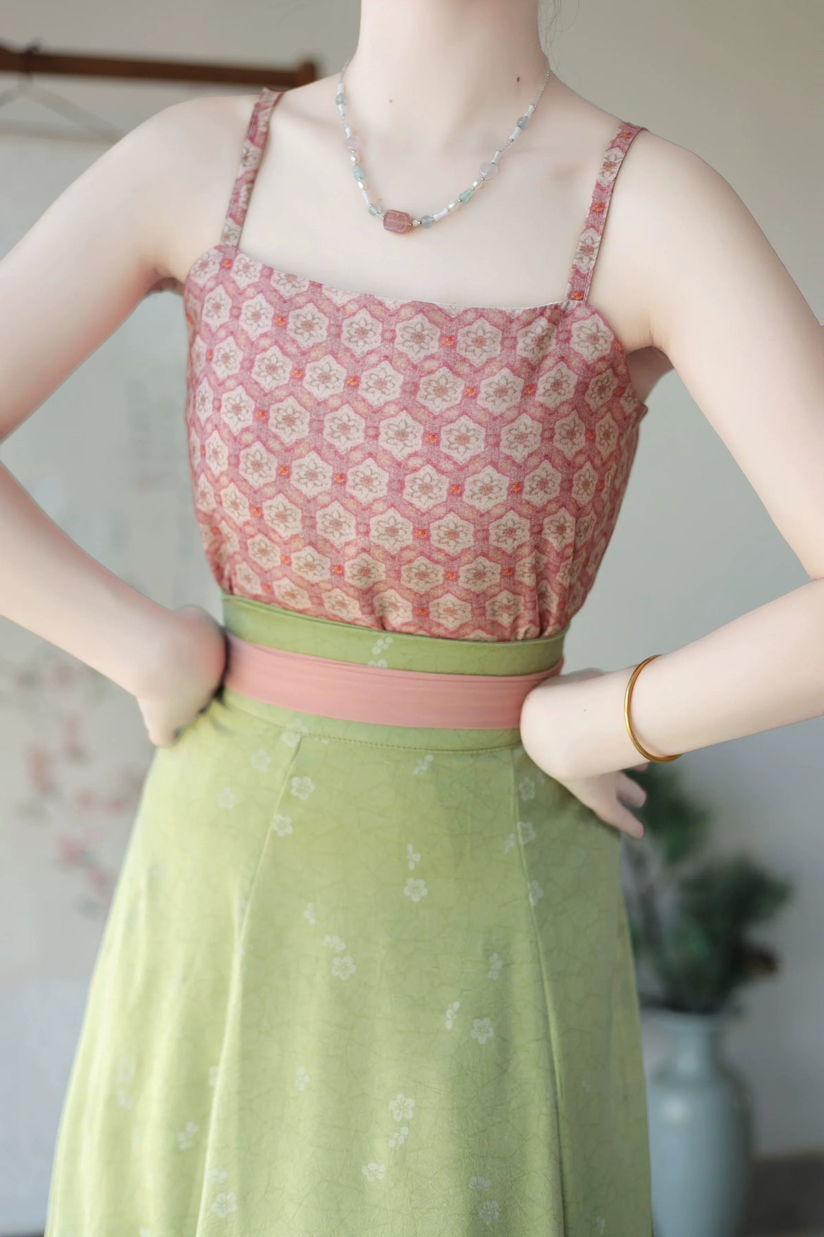 Yiban Yiban 一瓣一瓣 Petal by Petal Song Dynasty Improved Moxiong Various Patterned Tank Tops