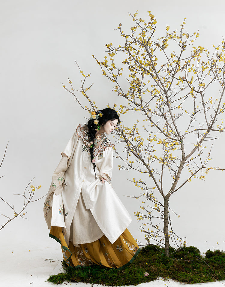 Jiu Cha 旧茶 Aged Tea Fairy Ming Dynasty Custom Yunjian Cloud Collar Long Top & Mamian Skirt Set