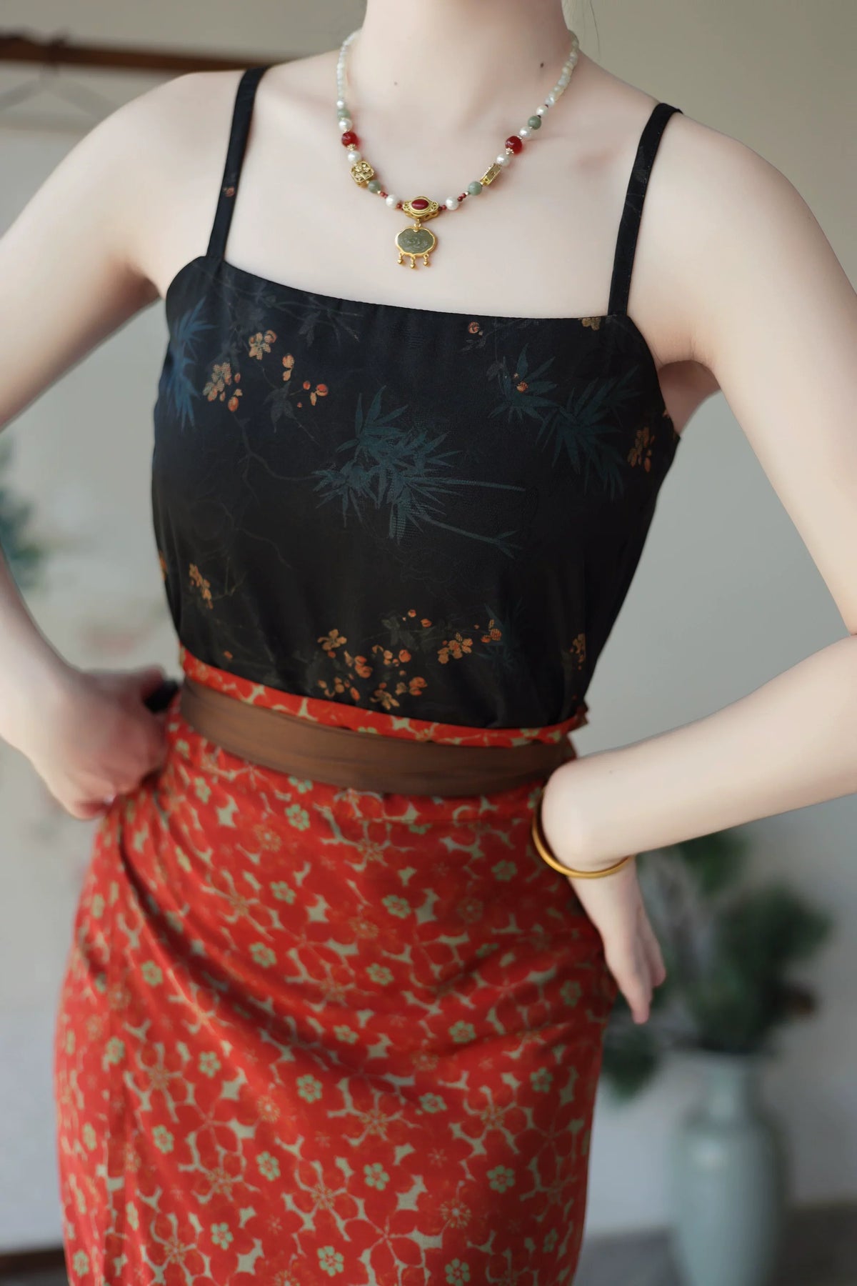 Yiban Yiban 一瓣一瓣 Petal by Petal Song Dynasty Improved Moxiong Various Patterned Tank Tops