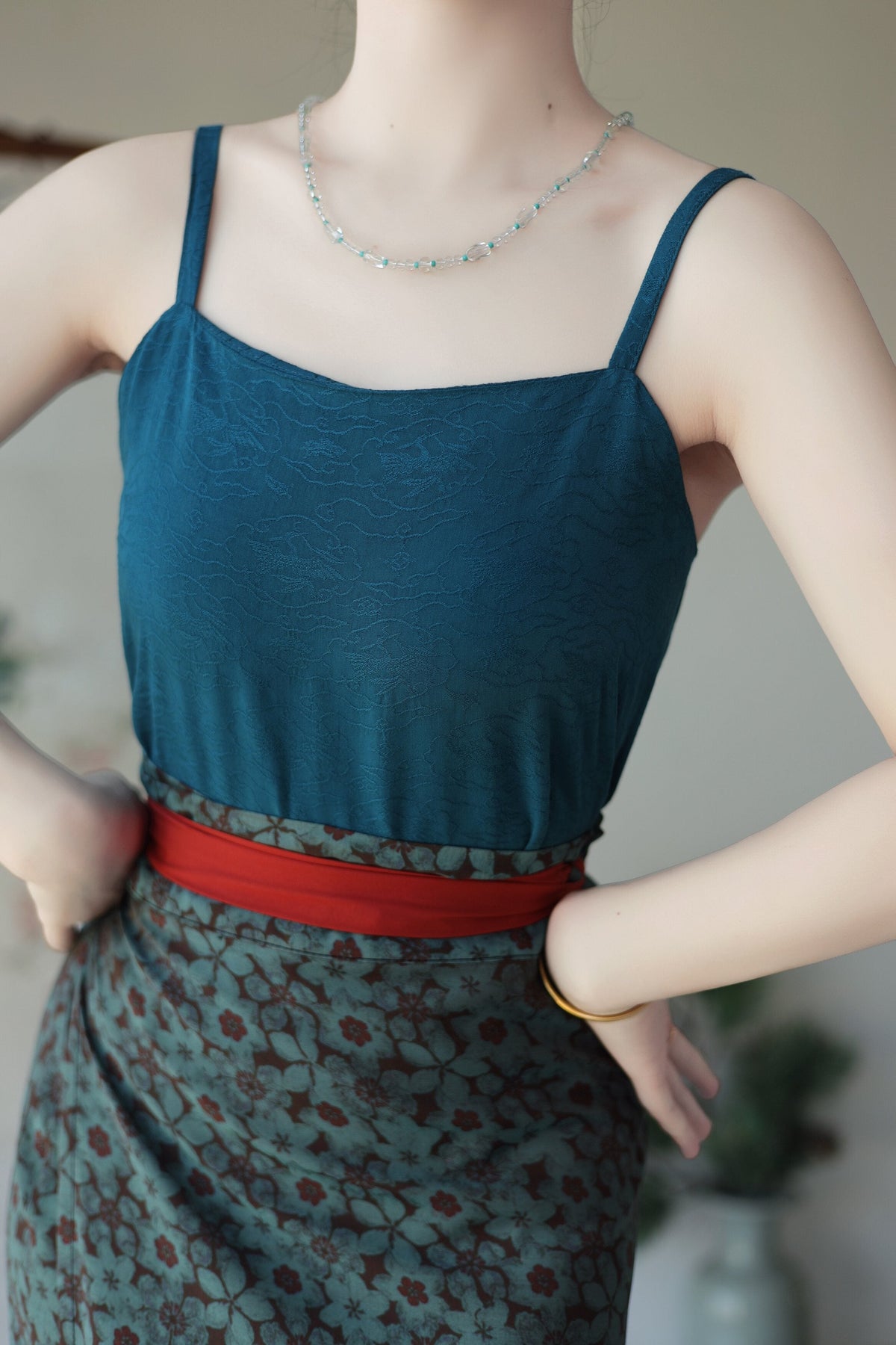 Yiban Yiban 一瓣一瓣 Petal by Petal Song Dynasty Improved Moxiong Various Patterned Tank Tops