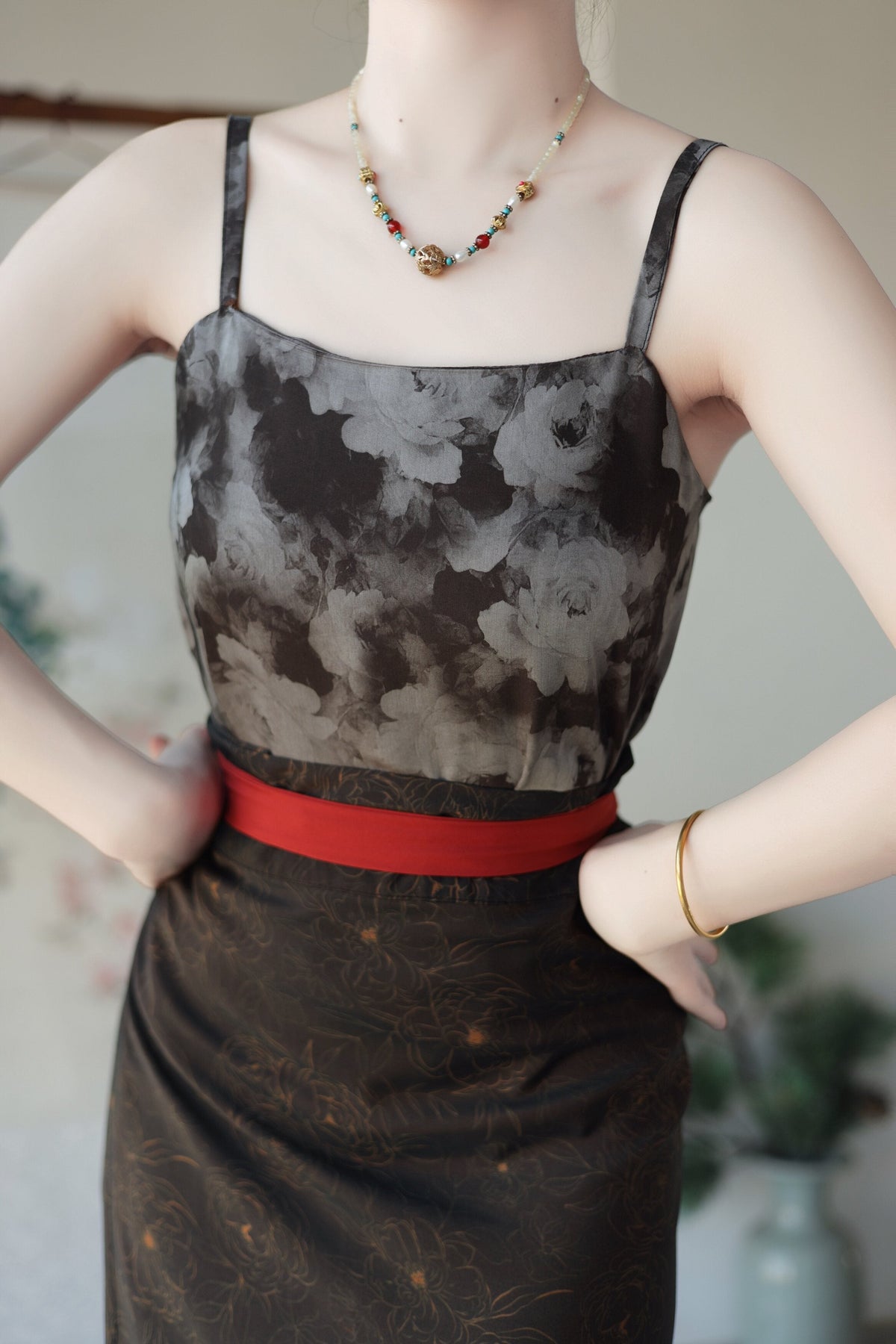 Yiban Yiban 一瓣一瓣 Petal by Petal Song Dynasty Improved Moxiong Various Patterned Tank Tops