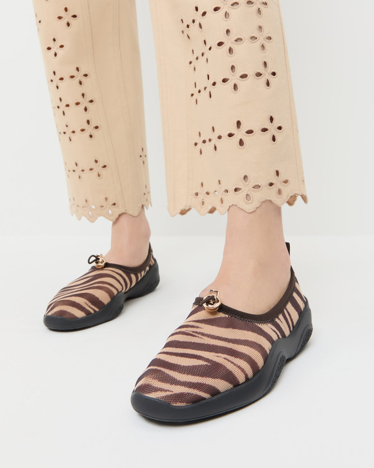 Raina Zebra Mesh Flat